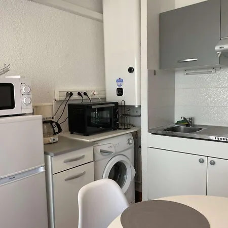 Appartement T1 Avec Climatisation, Balcon Et Cuisine Equipee - Fr-1-553-249 Balaruc-les-Bains